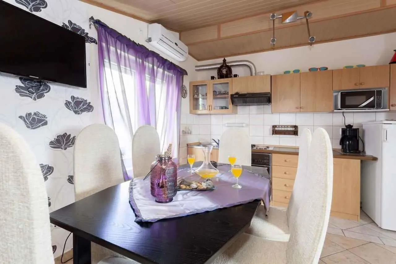 Apartment In Dramalj 39261